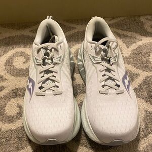 Saucony Women's White and Lavender Athletic Shoes